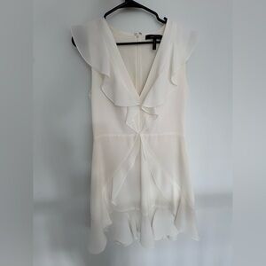 Pre-owned BCBGMaxAzria Ivory Ruffle V-Neck Sleeveless Blouse size 08